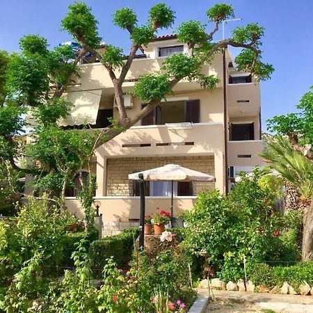 Apartments Zdenka - Garden Terrace Barbat na Rabu エクステリア 写真