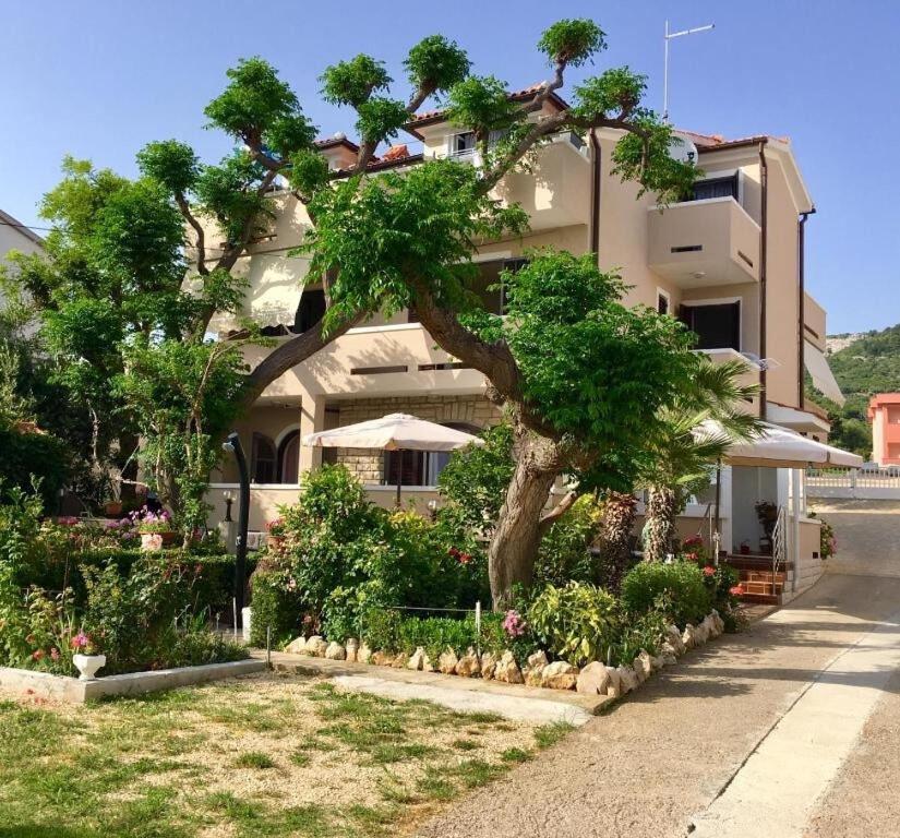 Apartments Zdenka - Garden Terrace Barbat na Rabu エクステリア 写真